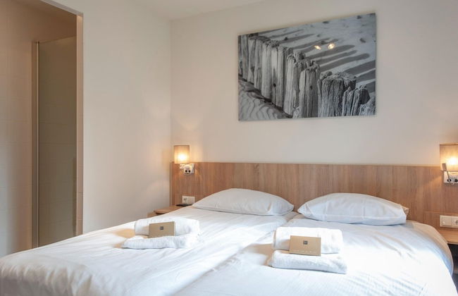 Bungalow in Cadzand Near North Sea Beach - Photo 2