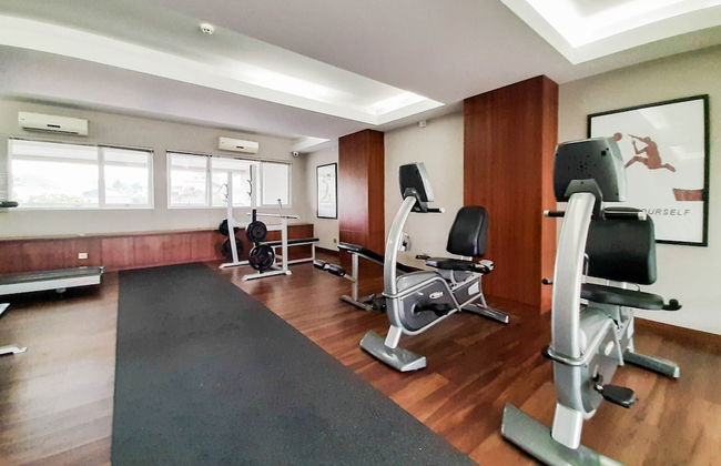 Tranquil 2BR Apartment at Bintaro Park View - Foto 12