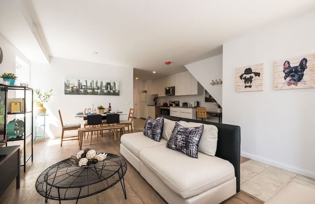 Chic & Central 3-bedroom in Little Italy - Photo 14