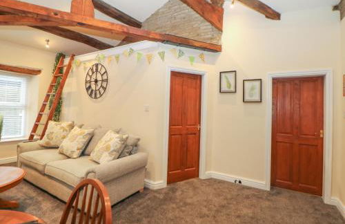 Howard's Hideaway - Photo 7