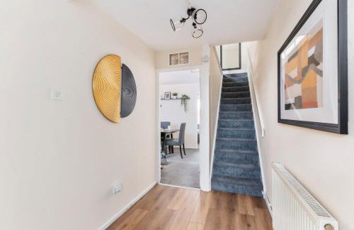 House - Sleeps up to 10 & Free Parking - Foto 20