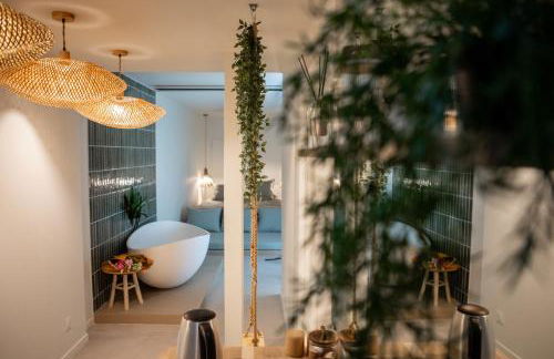 La Penida Suite avec Sauna & Baignoire Hyper Centre Lille - Foto 2