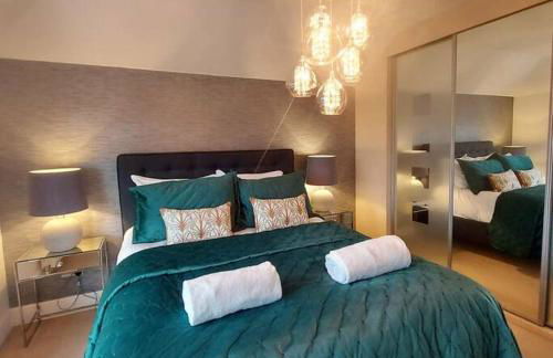 South Coast New Forest Holiday Home-4 Bed-Sleeps 8-Spacious-Parking-EV Dock-Large Garden-Playground-Great for Families-Groups-Professionals - Foto 24