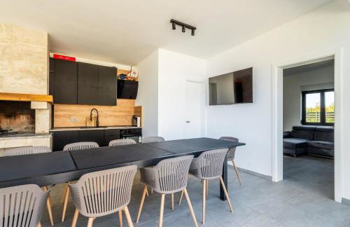 Villa Freedom - Five Bedroom House with Balcony - Foto 7