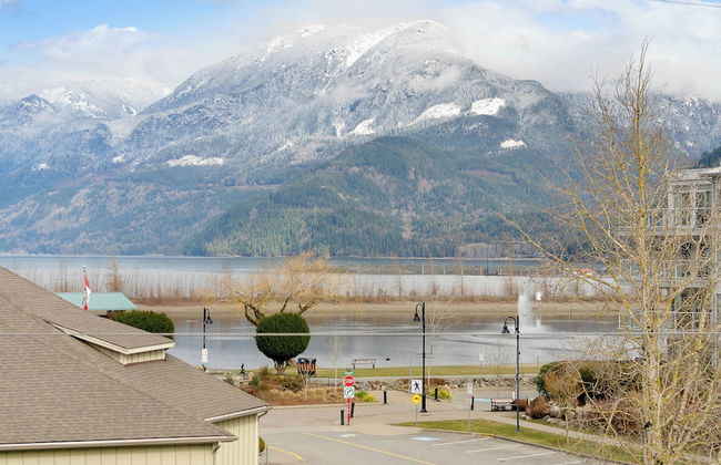 Harmony Haven 2BR Lakefront Suite - Photo 72