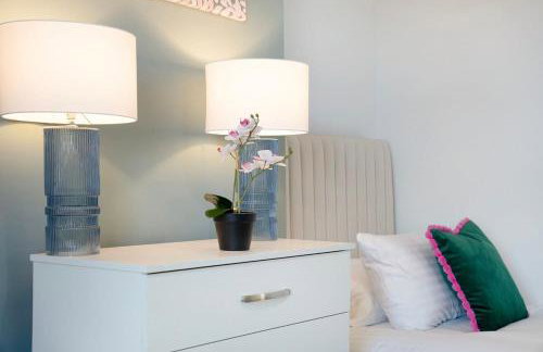 NEW! 2BR in West Terrace, Sleeps 4 - Photo 9