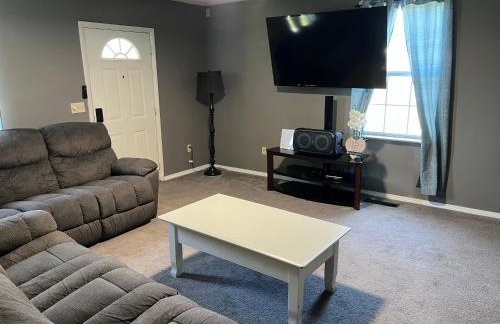 Cozy 3 Bedroom Home a short walk to Main Street Shadow Lake Dance Night Club - Foto 6