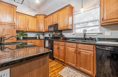 LAKEFRONT 7 MIN to OAKLAWN & 10 MIN to DOWNTOWN STR License #A22-0004 - Foto 39