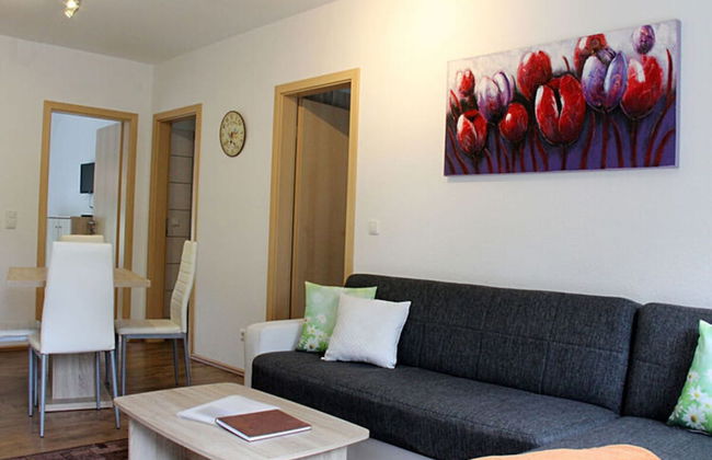 Pear - On the Fruit Tree - Foto 1