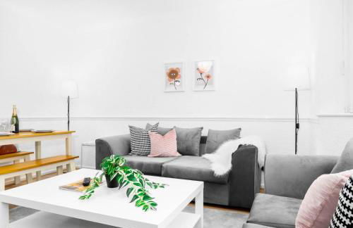 Four Bed House - Garden - Parking - Speed Wi-Fi 75CMR - Foto 24