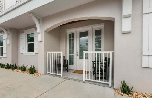 Canopy Couplet - 2 Upscale Condos by Main St - Foto 12