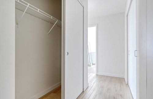 Downtown Bellevue 2BR w Lounge Gyms nr shops SEA-122 - Foto 18