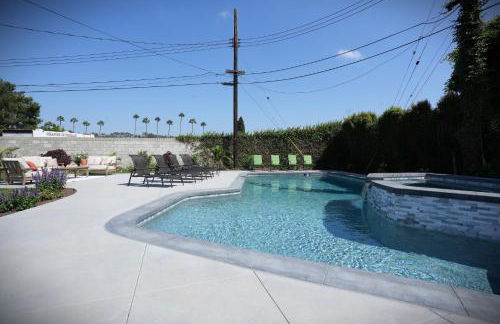 Awesome 5 bedroom 3 bath pool home with in-ground jacuzzi - Foto 27