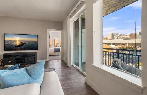 Gorgeous 2BD 2BA Pool,Gym,Htub near Convention Ctr - Foto 13