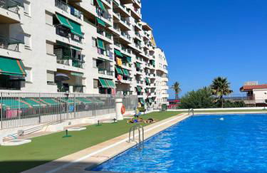 APARTAMENTO NUEVO CÉNTRICO en PRIMERA Línea de playa con vistas al Mar, Piscina, aire acondicionado y wifi - Foto 23