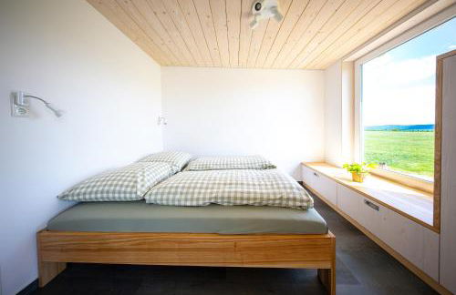 Ferienhaus am Flugplatz, umgeben von Natur - Foto 2