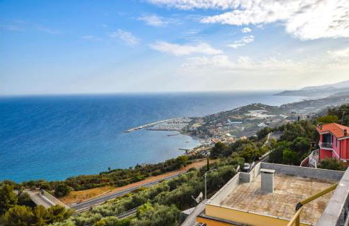 Nice Home In San Lorenzo Al Mare - Photo 18