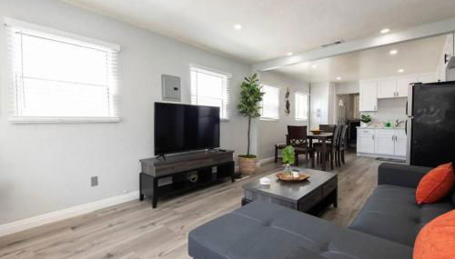 Chic Getaway Cozy Comfortable and Convenient with Two Bedrooms - Foto 5