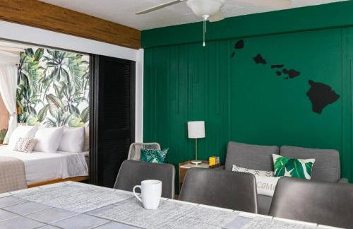 Waikiki Escape King Bed Pool Walk to Beach - Foto 8