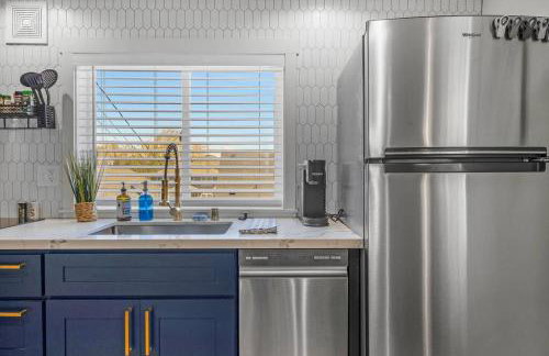 Rucker Avenue Cozy Bungalow - Photo 4