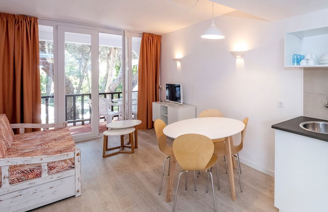 Aparthotel Sol Parc - Photo 4