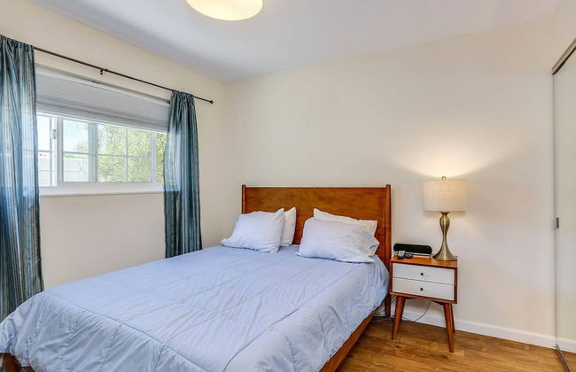 Relax at the 3BR Tranquil Oasis in Palm Springs - Foto 6