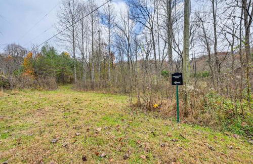 Cozy Couples Getaway with Hot Tub Fox Ridge Cabin - Foto 27