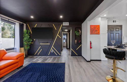 Dark House With HotTub TV in Rooms - Foto 19