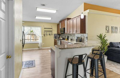 Family Milton Home with Private Pool - Foto 5