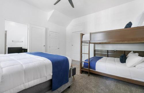 Family-Friendly 5BR | Sleeps 15 | 3 mins Downtown! - Foto 6