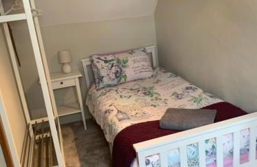 Countryside Retreat in Brittany 2 Bedrooms Sleeps 4 Pet Friendly Heated Swimming Pool Free Wifi - Foto 17