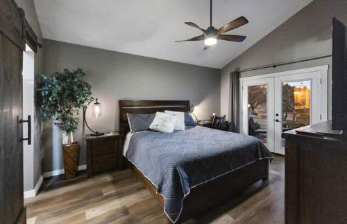 Lynx Lake Lux 6-BR HouseSleeps 22Hot TubGame Rm - Foto 67