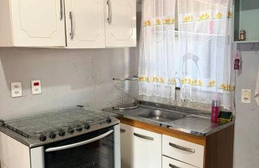 Residencial Casas 1 e 2 quartos Tv Ar Estacionamento Wifi Próximo ao Centro e Paraguai - Foto 11