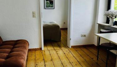 Westside Apartment - Photo 5