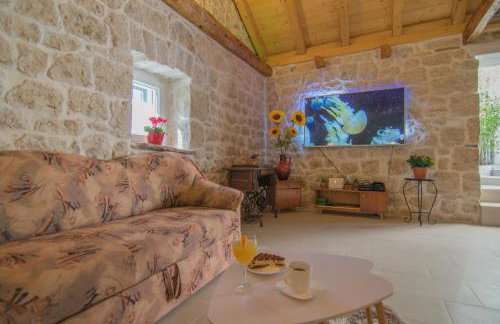 Villa Milena with heated pool and jacuzzi - Photo 57