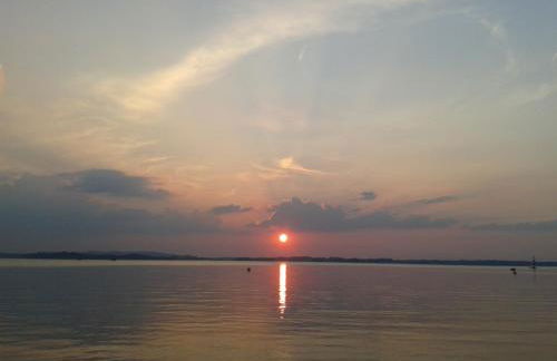 3-Zi Atelierdachwohnung mit Bergblick Seenähe und 2 Loggia - Foto 54