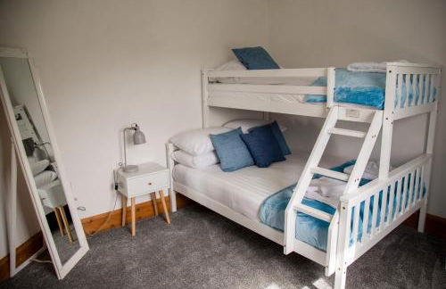 Oak House - sleeps 10 with Bar & Games room - Foto 30