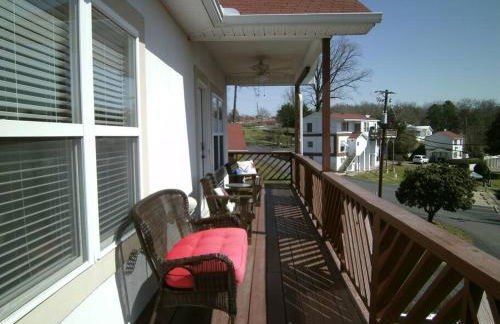 LAKEFRONT 7 MIN to OAKLAWN & 10 MIN to DOWNTOWN STR License #A22-0004 - Foto 56