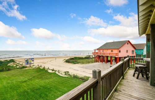 BEACHFRONT with DECK Hot Tub and View and Cargo Lift Sleeps 14 - Foto 14