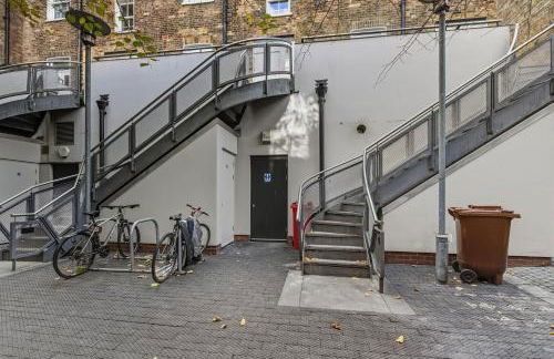 Stylish 2BR Retreat Steps from Kings Cross - Foto 23