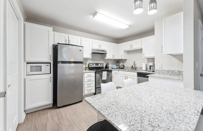 Spacious 2BR King Suite w Gym Pool Close to DT - Foto 5