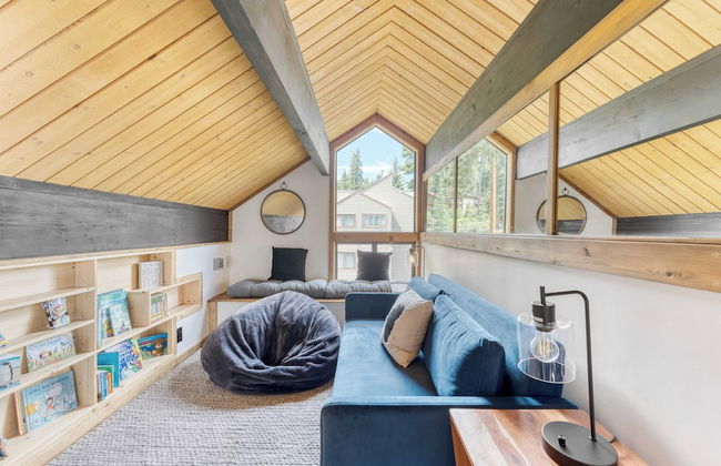 Lake View, Firepit, Game Room Remodeled Lake Tahoe Luxury Cabin by Avantstay - Foto 14