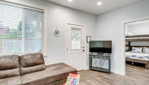 Westport Home with Hot Tub 2 Blocks to Beach! - Foto 5