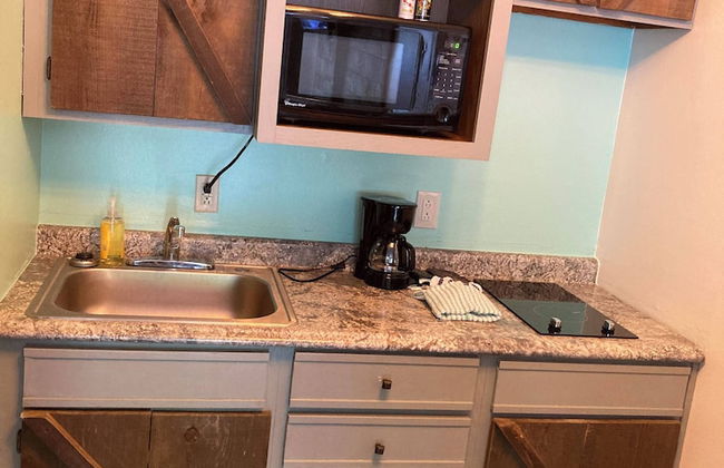 Gold Suites Rentals - Photo 9