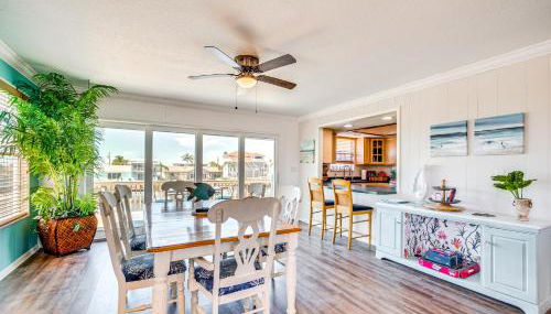 Waterfront Florida Escape with Pool and Private Dock! - Foto 5