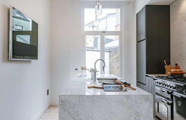 Charming House in the City of Antwerp With Parking - Foto 20