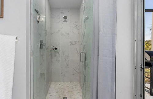 The Annabelle-- Bright 4 Bedroom Home, Heated Pool - Foto 26