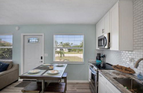 1 BR, Heated POOL, 1 Mile direct gulf access, GREAT Location, Dockage , Apt C - Foto 2