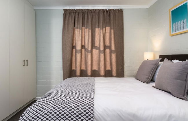 WINK Eaton Square - Photo 4