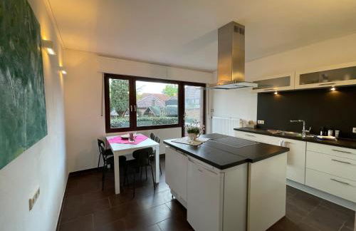 Monteurwohnung Korte, Teams, 4 Einzelzimmer, 2 Doppelzimmer 2024 renoviert, Smart TV, Garten, 3 Bäder - Foto 5